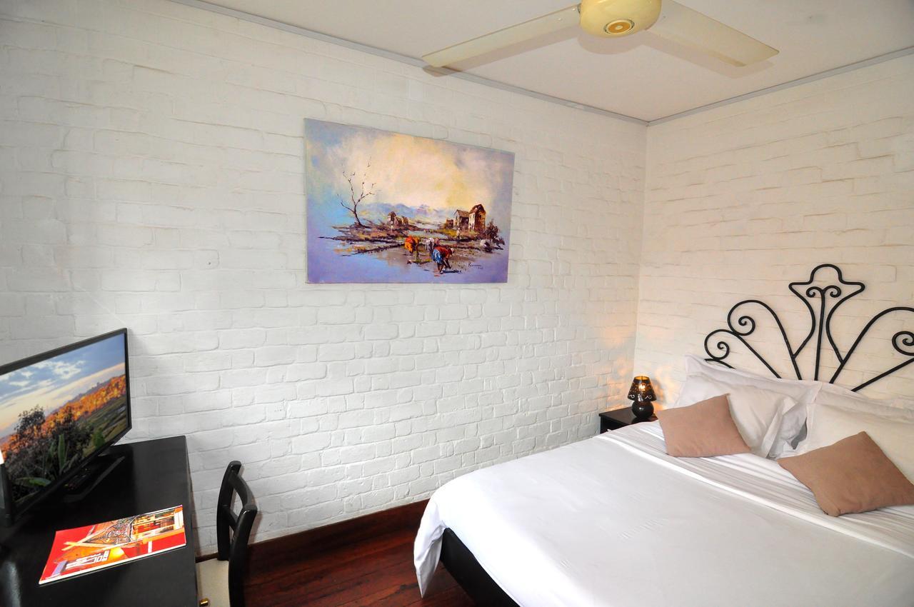 Rova Hotel أنتاناناريفو المظهر الخارجي الصورة